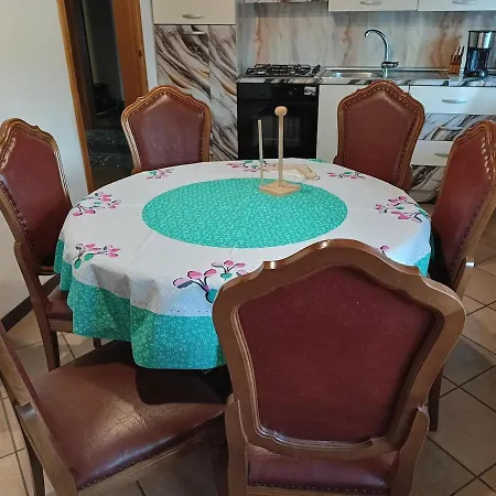 Hala's House شقة كاستيلّيتّو سوبرا تي